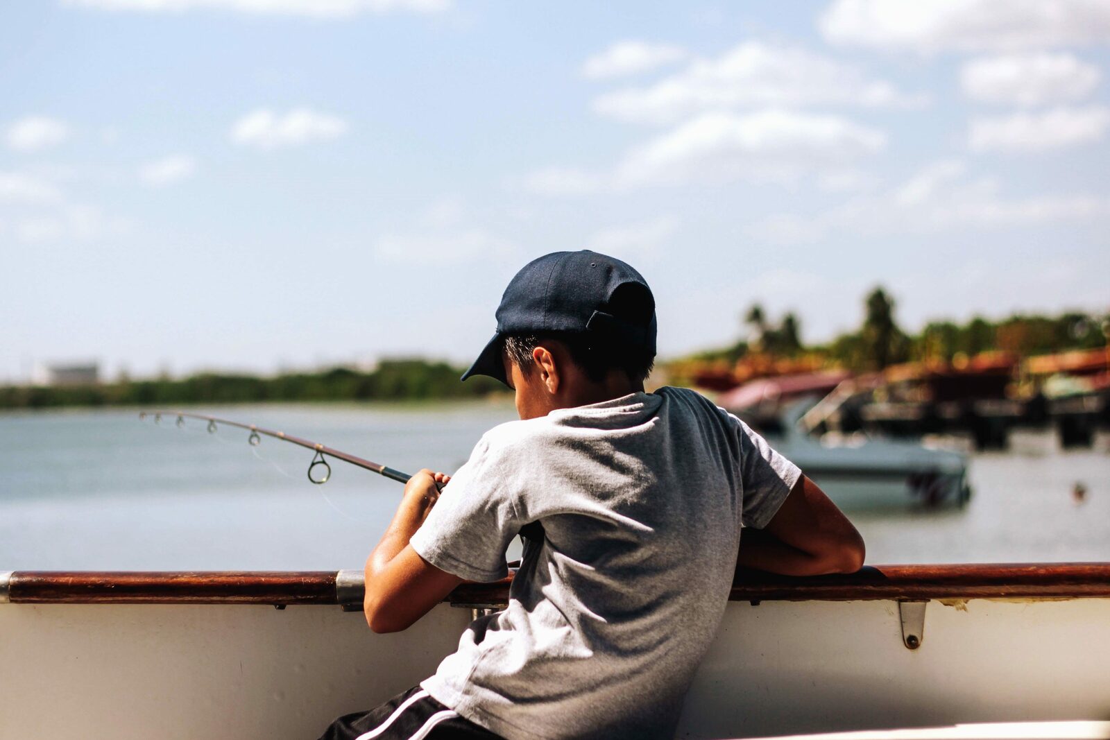 Nouveau : le concours de pêche (et une régate)