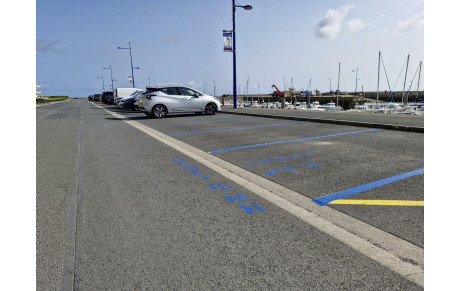 Stationnement sur le port : une zone bleue